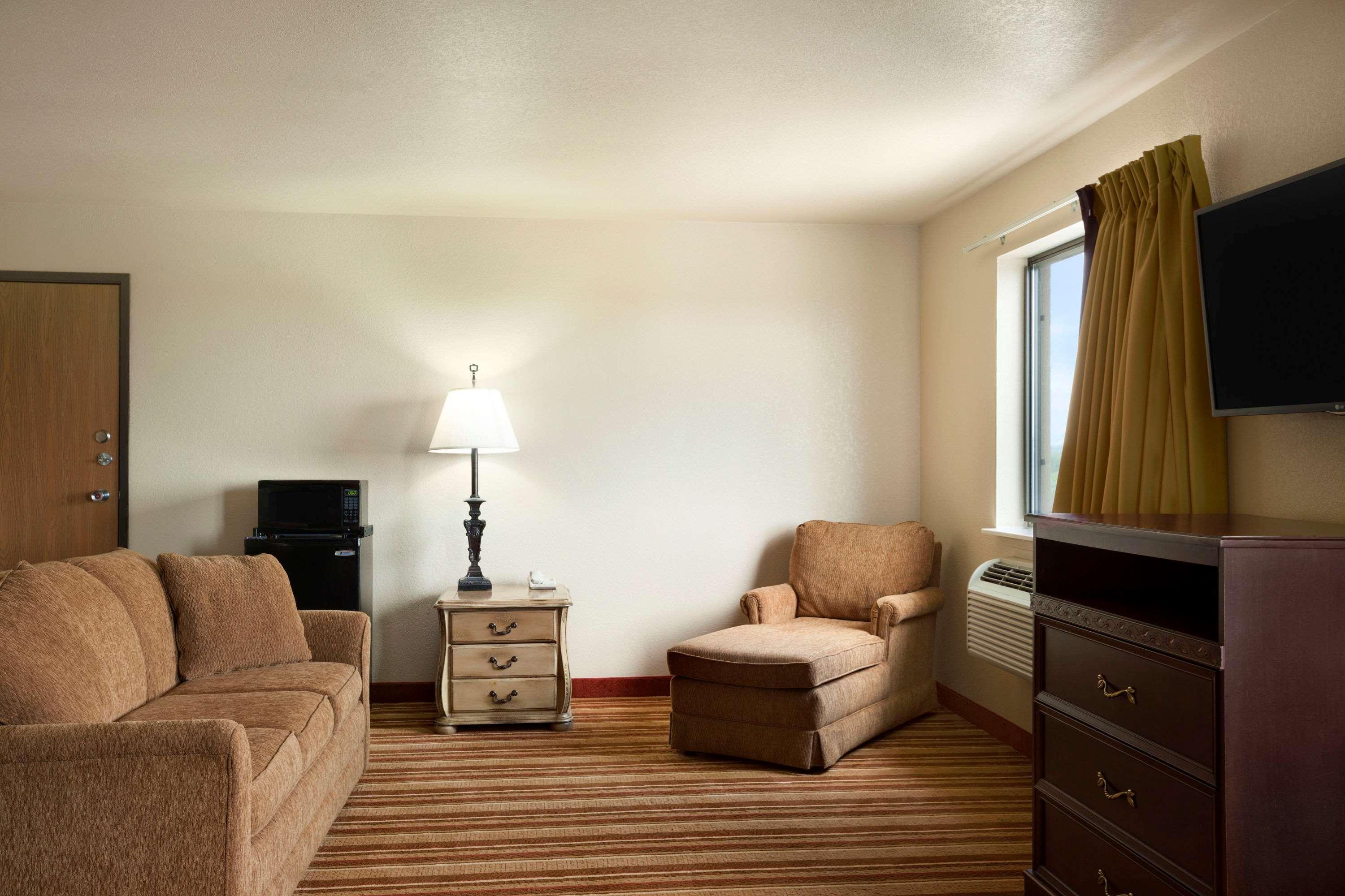Super 8 By Wyndham Macon Motel Exterior foto